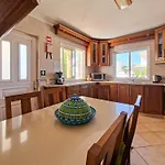 Villa Tio Pedro - Swimming Pool - For Families- By Bedzy