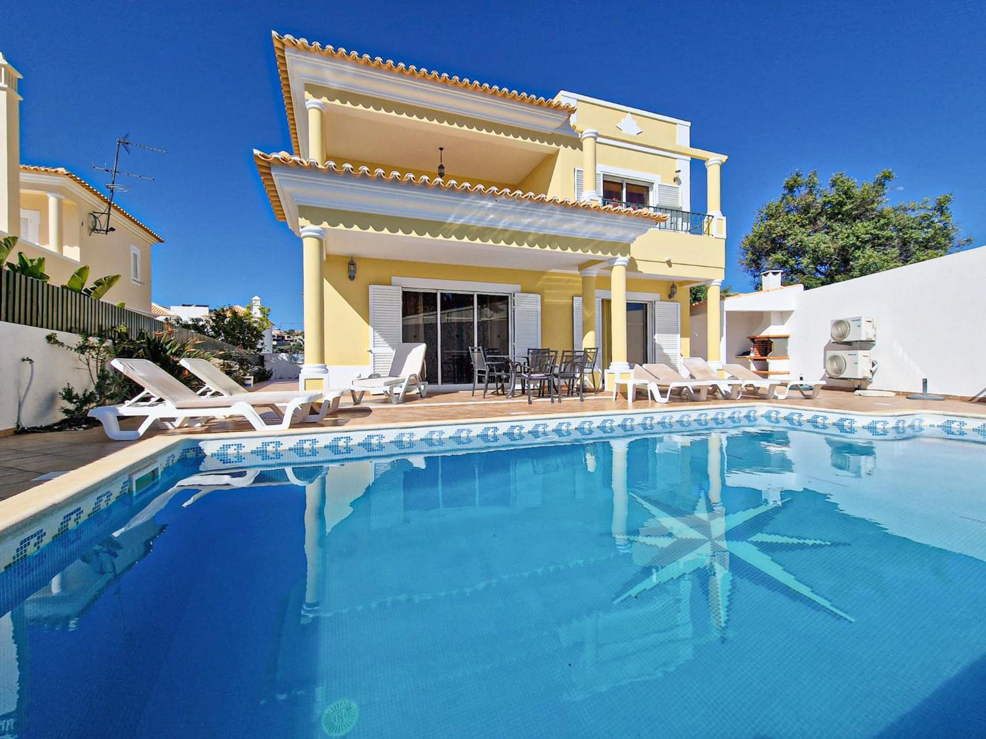 Tio Pedro - Swimming Pool - For Families- By Bedzy * Albufeira