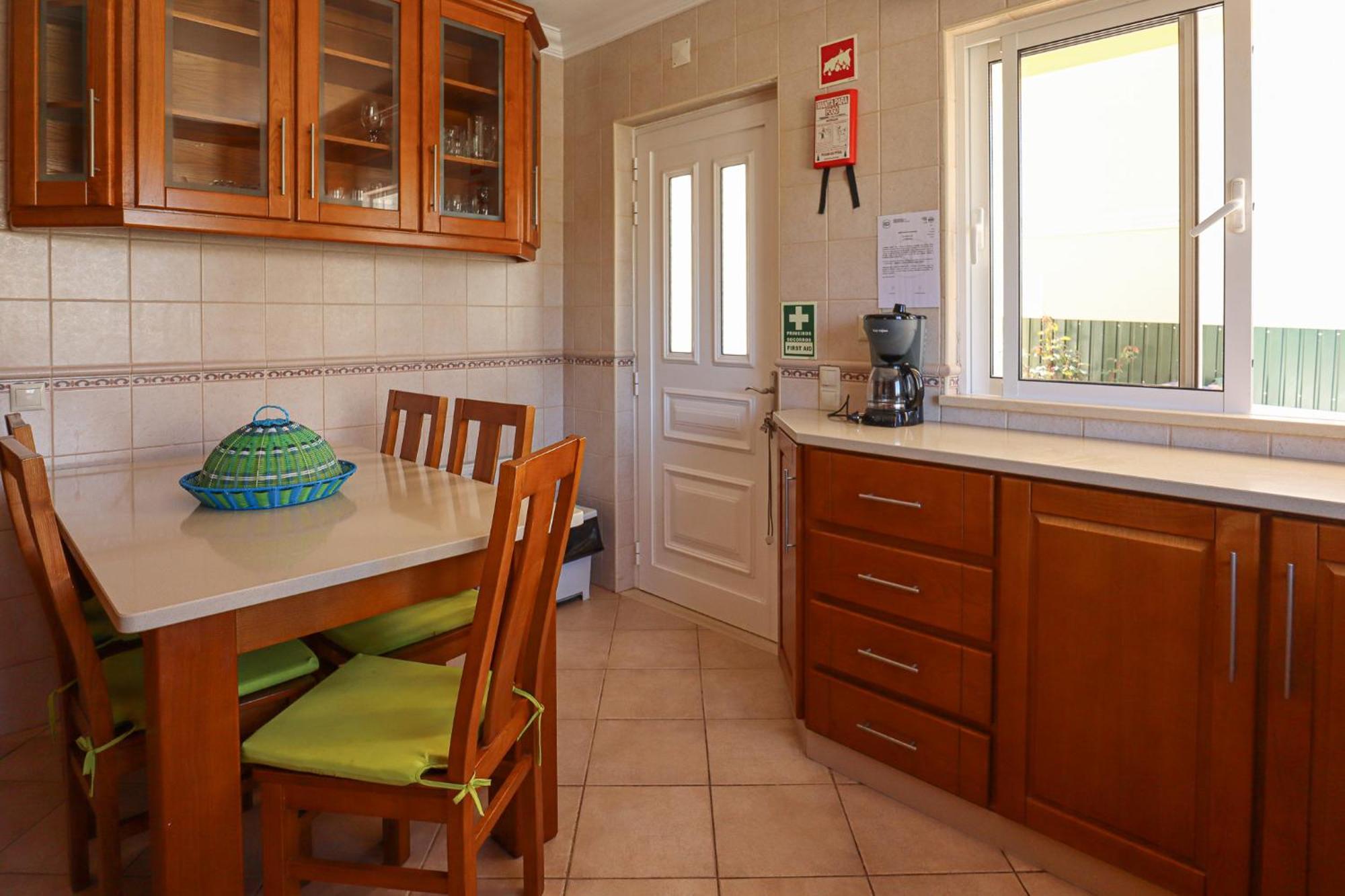 Tio Pedro - Swimming Pool - For Families- By Bedzy Villa *