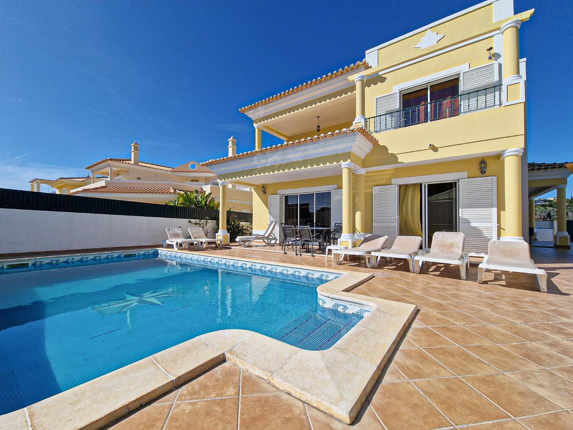Tio Pedro - Swimming Pool - For Families- By Bedzy *