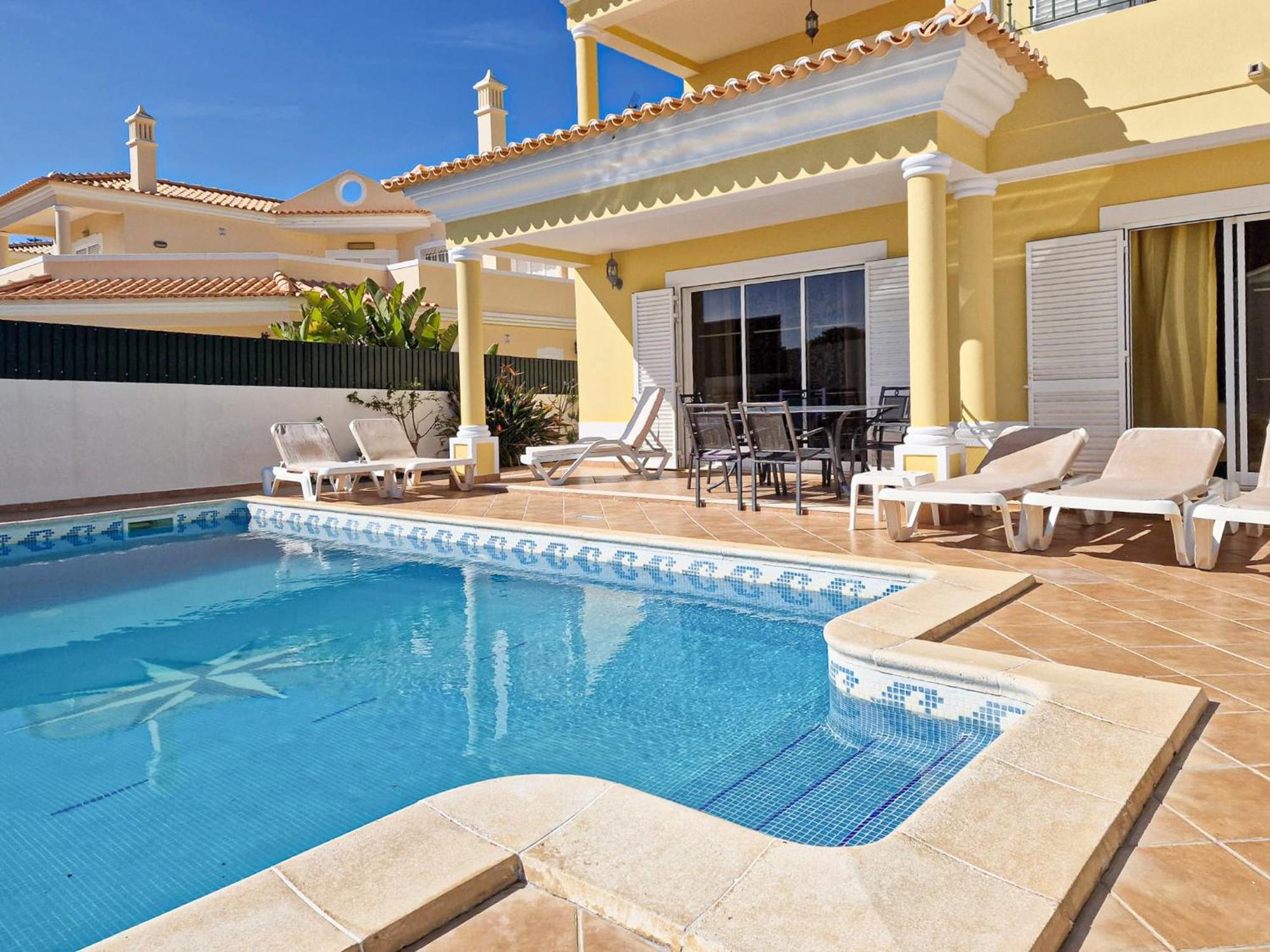 Tio Pedro - Swimming Pool - For Families- By Bedzy Villa Albufeira