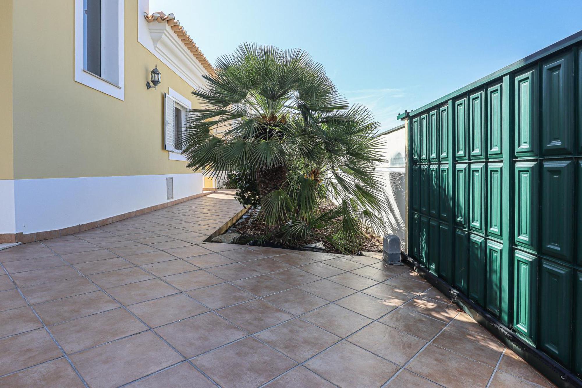 Tio Pedro - Swimming Pool - For Families- By Bedzy Villa *