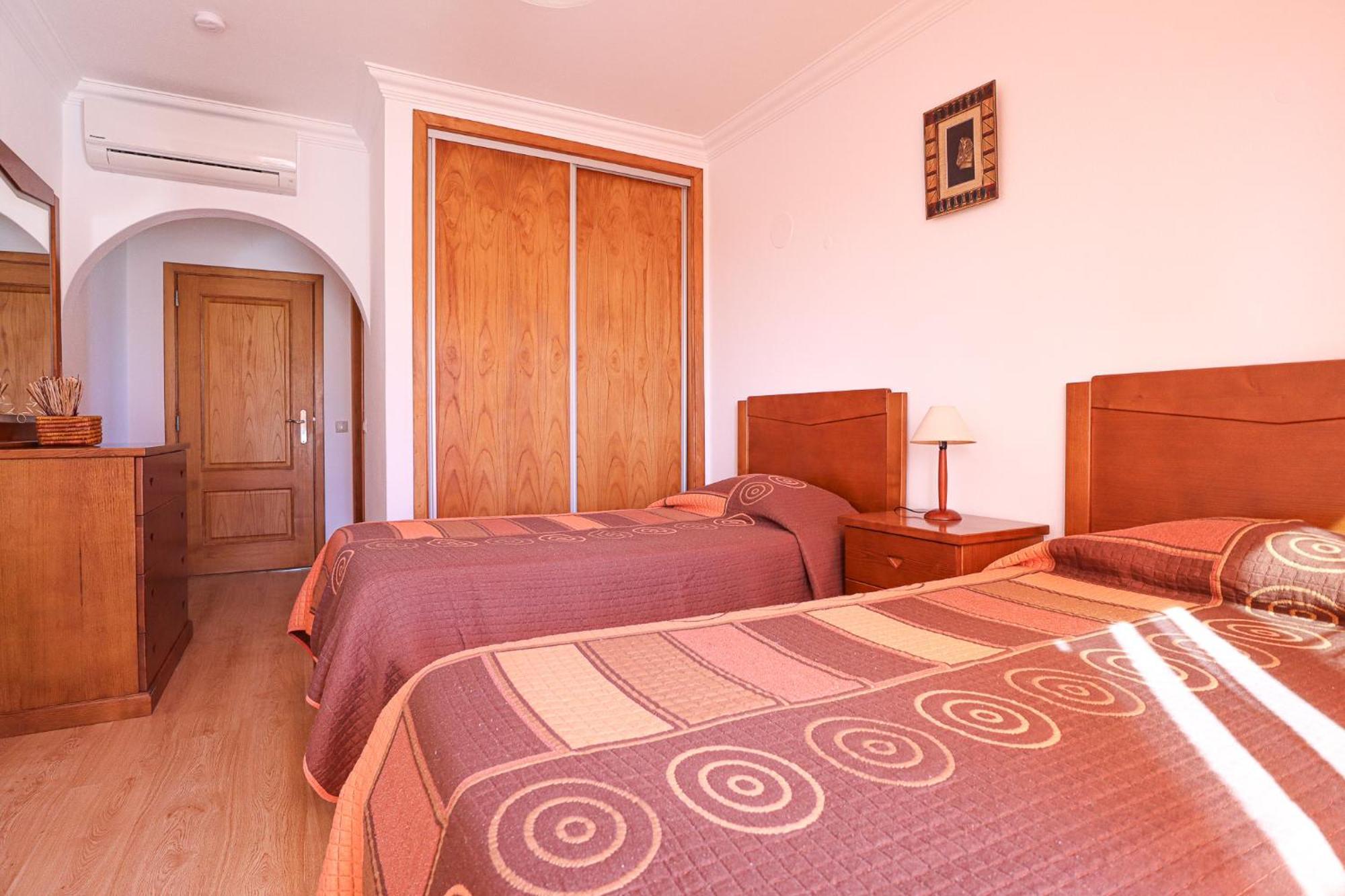 Tio Pedro - Swimming Pool - For Families- By Bedzy Albufeira